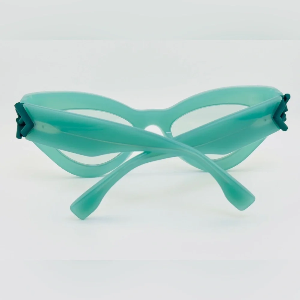 FENDI FF Diamonds Cat-eye women’s sunglasses FE401461 Light Green Frame